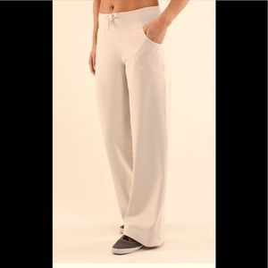 😎SALE😎lululemon Still Pant